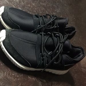 Addidas Men shoes (Tubular)